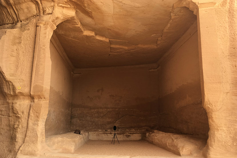 Nabataen-shrine-Hegra.jpg